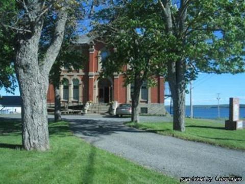 Customs House Inn Pictou Kültér fotó