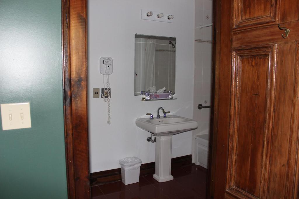 Customs House Inn Pictou Szoba fotó