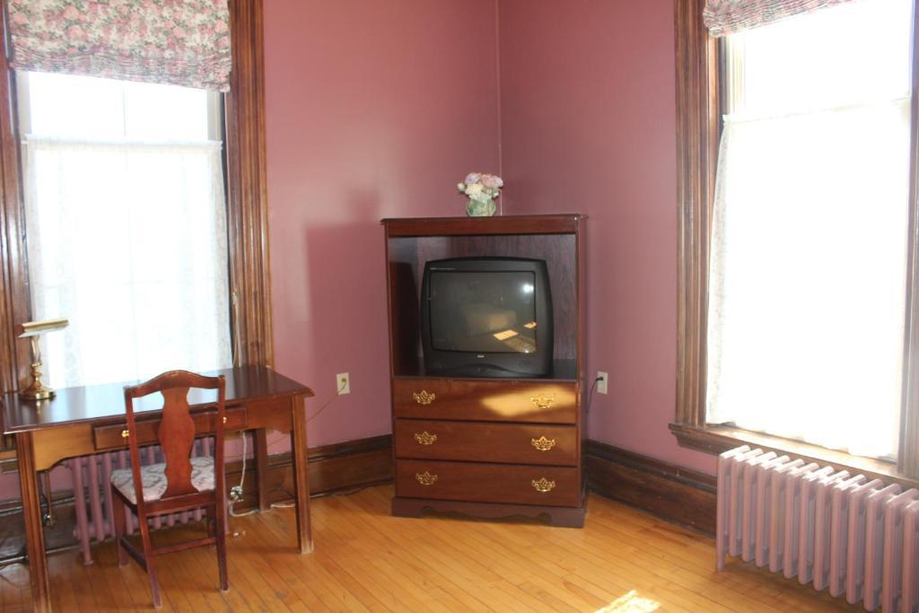 Customs House Inn Pictou Szoba fotó