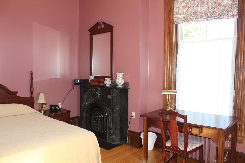 Customs House Inn Pictou Szoba fotó