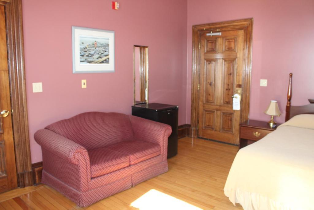 Customs House Inn Pictou Szoba fotó