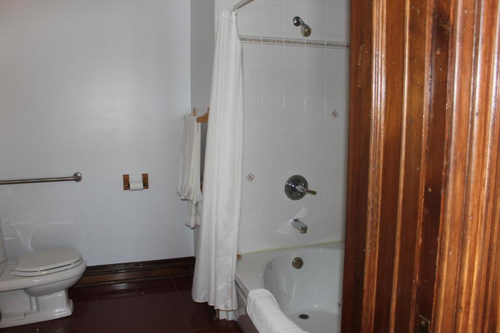 Customs House Inn Pictou Szoba fotó