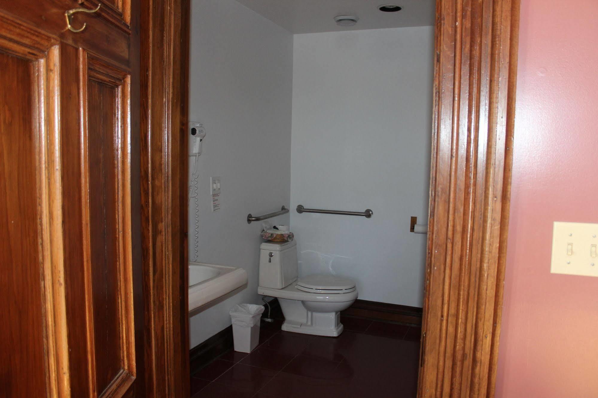 Customs House Inn Pictou Kültér fotó